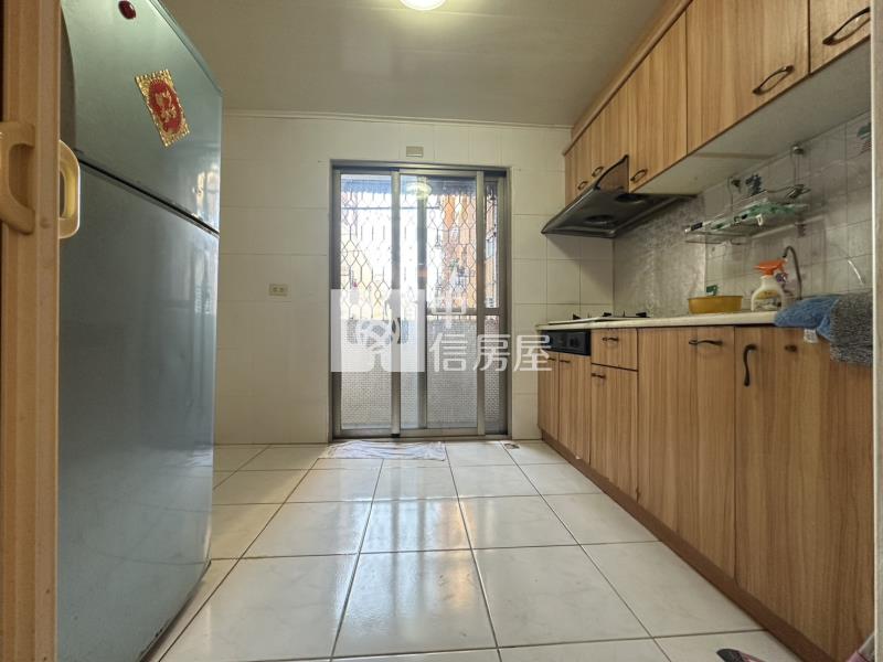 健行國小三改二大兩房小華廈房屋室內格局與周邊環境