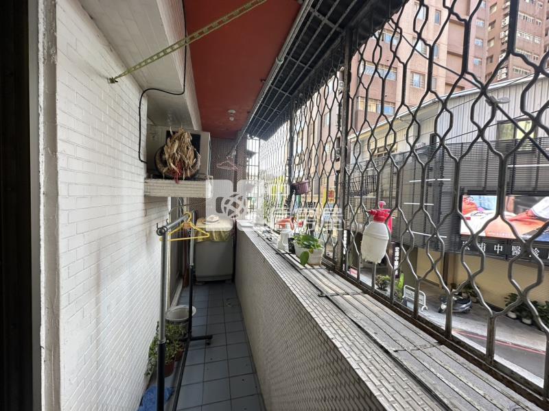 健行國小三改二大兩房小華廈房屋室內格局與周邊環境