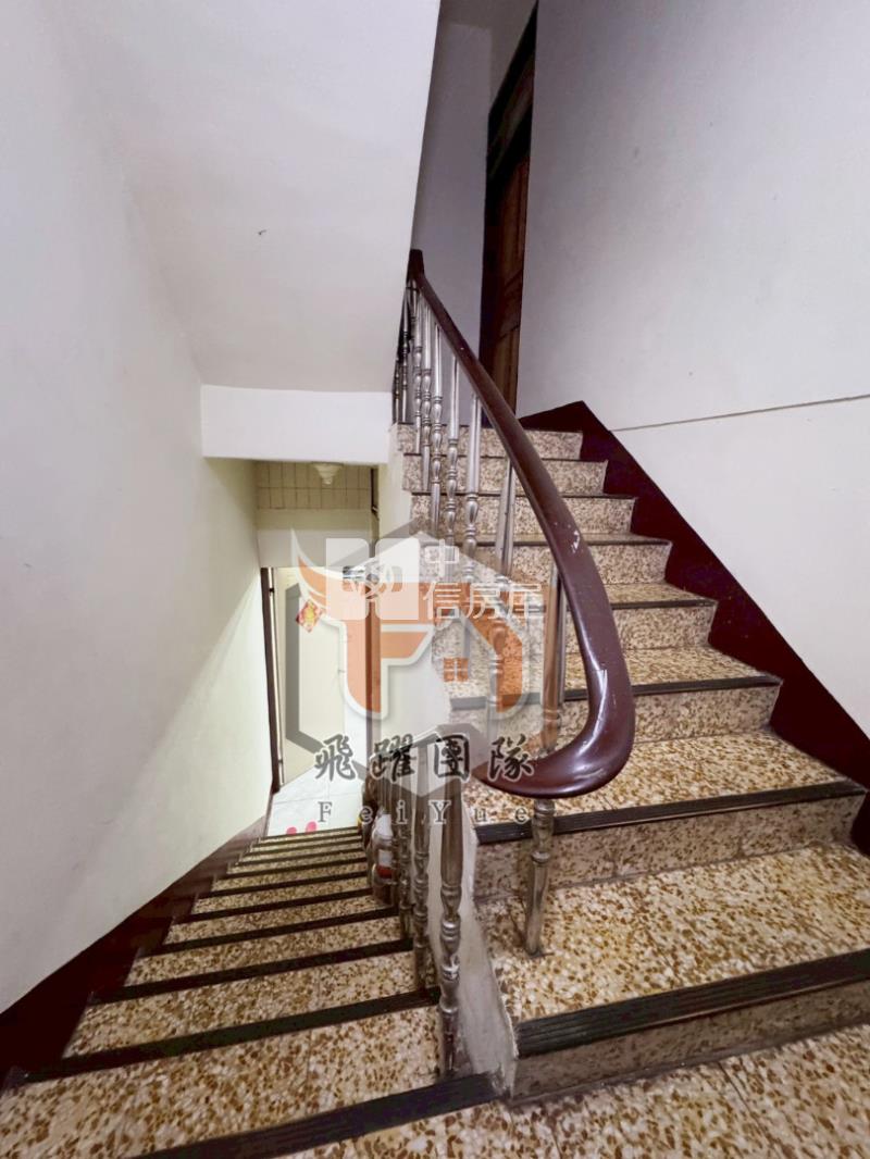 龍岡森林公園旁 漂亮 大地坪透天厝房屋室內格局與周邊環境