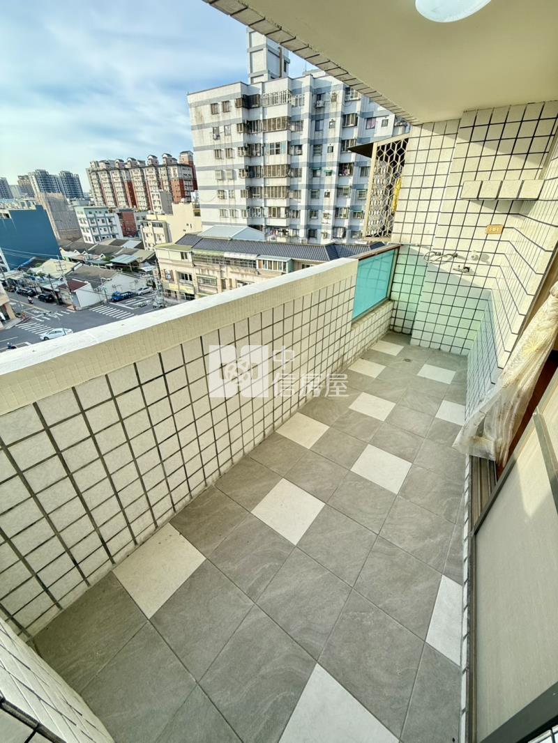 樹孝&中山商圈裝潢三房車位房屋室內格局與周邊環境