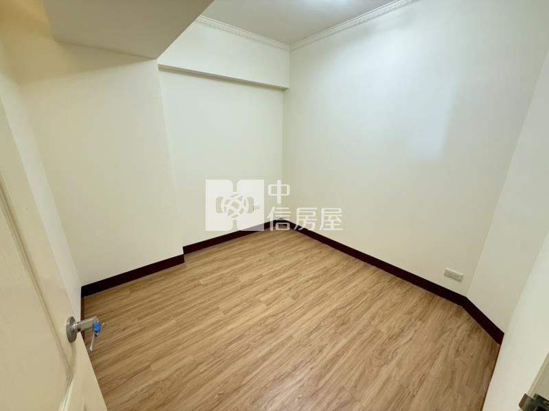 樹孝&中山商圈裝潢三房車位房屋室內格局與周邊環境