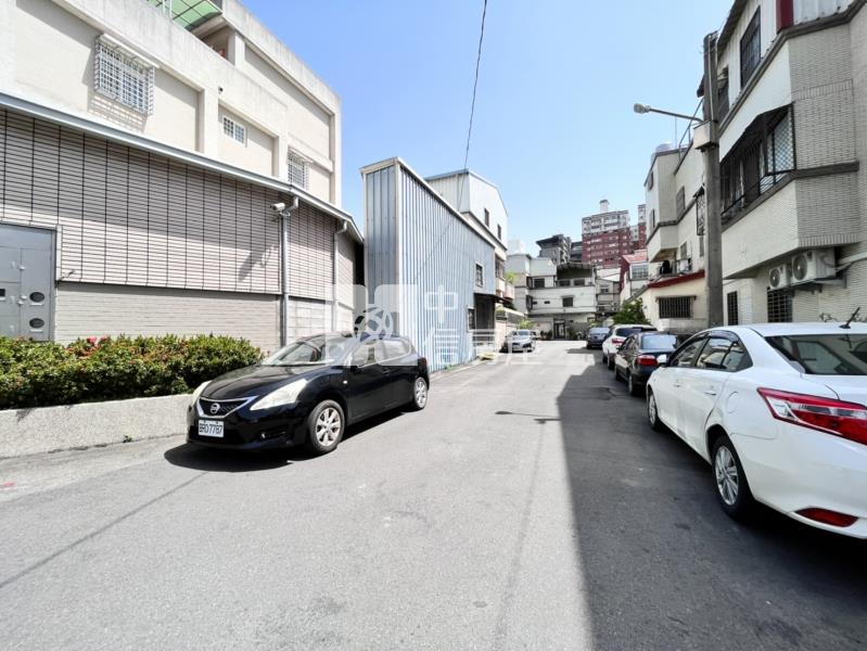 水湳經貿邊間三車別墅房屋室內格局與周邊環境