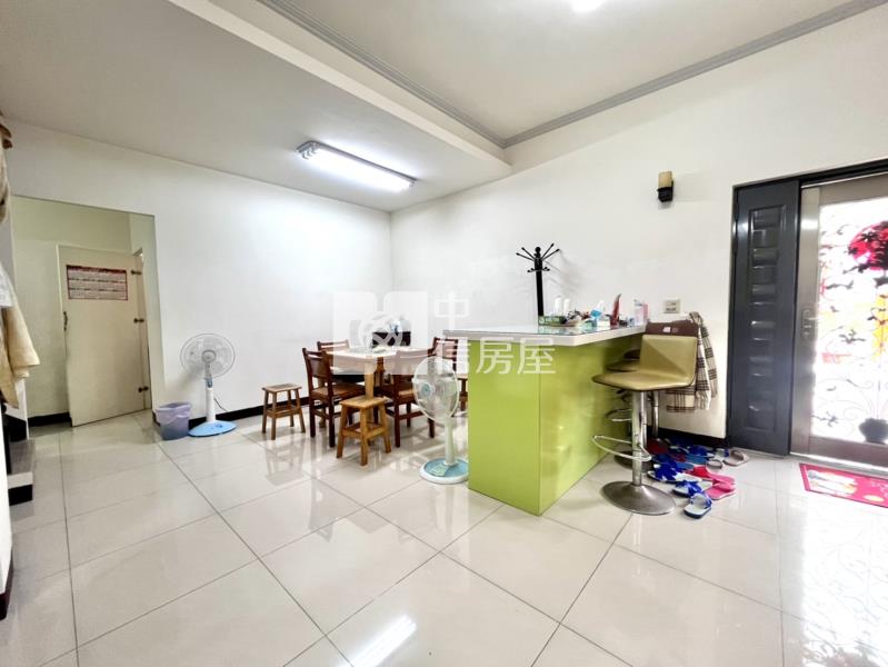 水湳經貿邊間三車別墅房屋室內格局與周邊環境