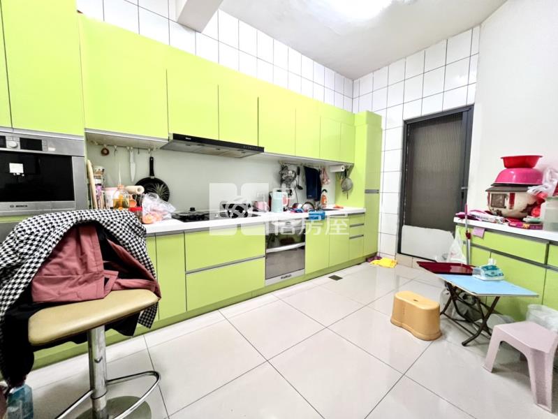 水湳經貿邊間三車別墅房屋室內格局與周邊環境