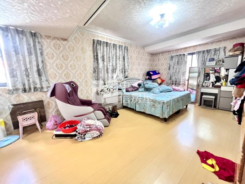 水湳經貿邊間三車別墅房屋室內格局與周邊環境