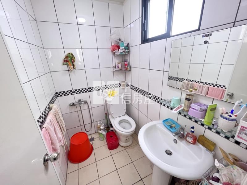 水湳經貿邊間三車別墅房屋室內格局與周邊環境