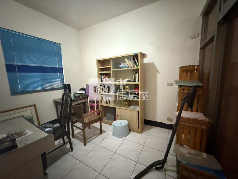 專-新屋國小低總價邊間5房車美透天房屋室內格局與周邊環境