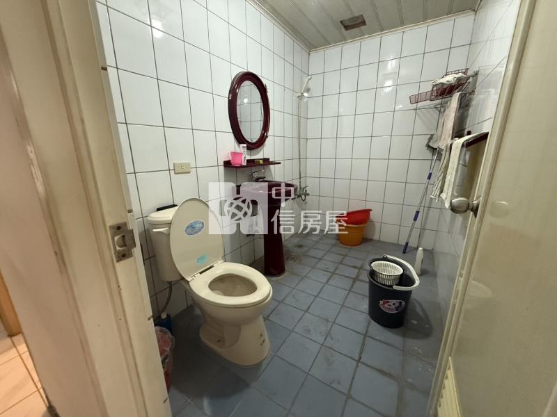 專-新屋國小低總價邊間5房車美透天房屋室內格局與周邊環境