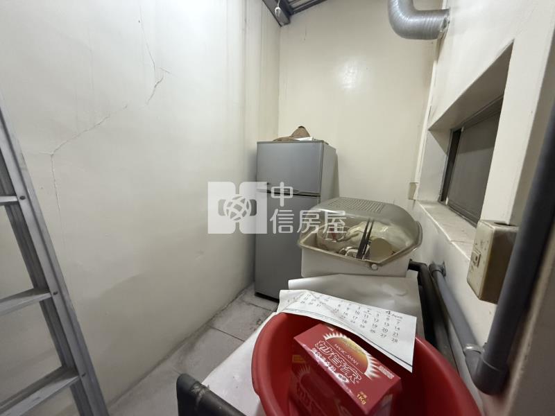 專-新屋國小低總價邊間5房車美透天房屋室內格局與周邊環境