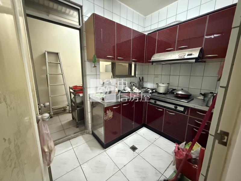 專-新屋國小低總價邊間5房車美透天房屋室內格局與周邊環境