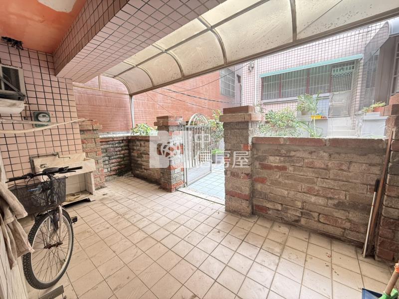 專-新屋國小低總價邊間5房車美透天房屋室內格局與周邊環境