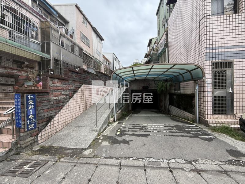 專-新屋國小低總價邊間5房車美透天房屋室內格局與周邊環境