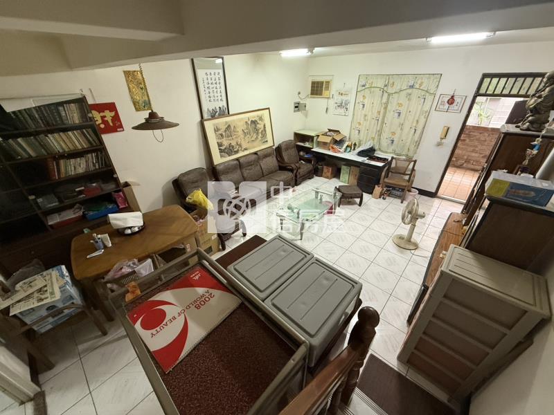 專-新屋國小低總價邊間5房車美透天房屋室內格局與周邊環境