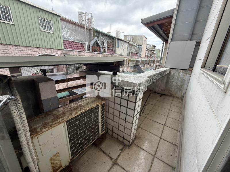 專-新屋國小低總價邊間5房車美透天房屋室內格局與周邊環境