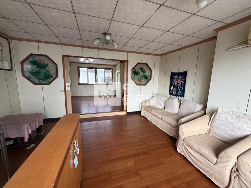 專-新屋國小低總價邊間5房車美透天房屋室內格局與周邊環境