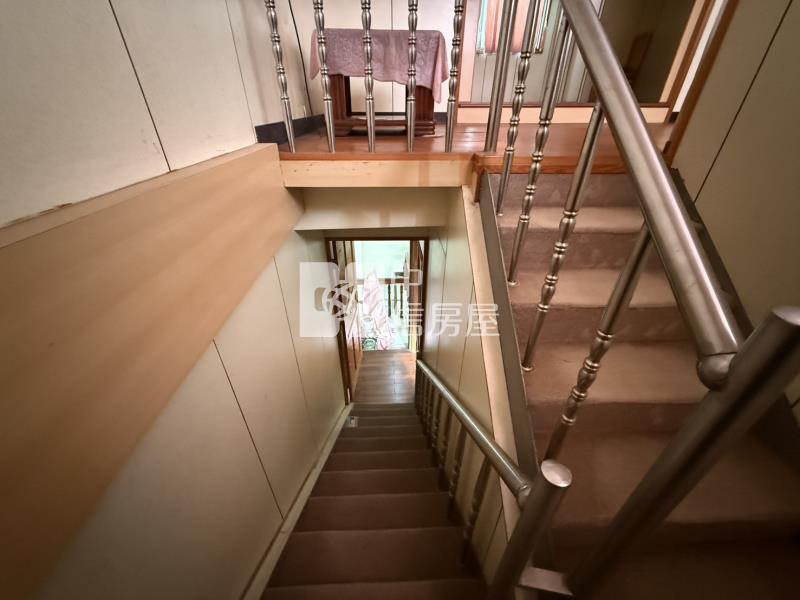 專-新屋國小低總價邊間5房車美透天房屋室內格局與周邊環境