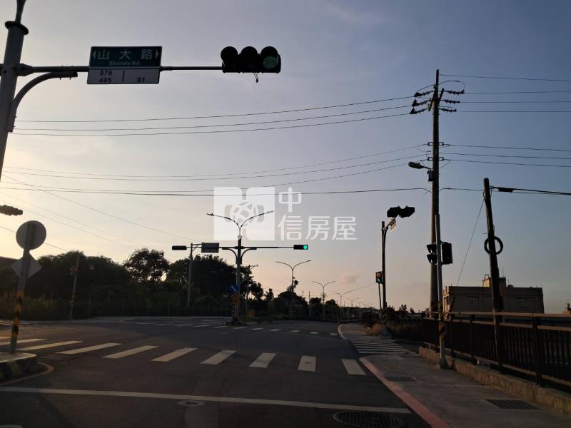 月桃路二段旁大面寬田房屋室內格局與周邊環境