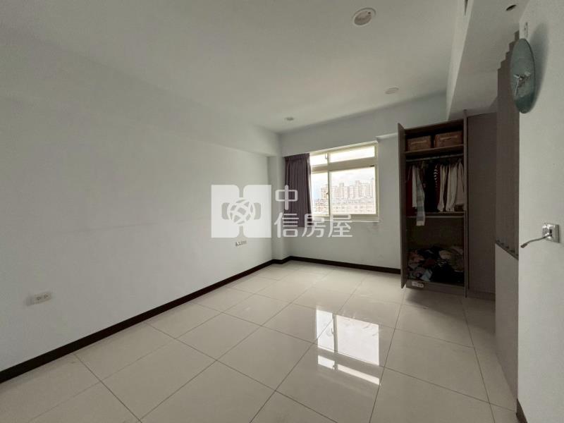 近華勛商圈整新採光美大三房房屋室內格局與周邊環境