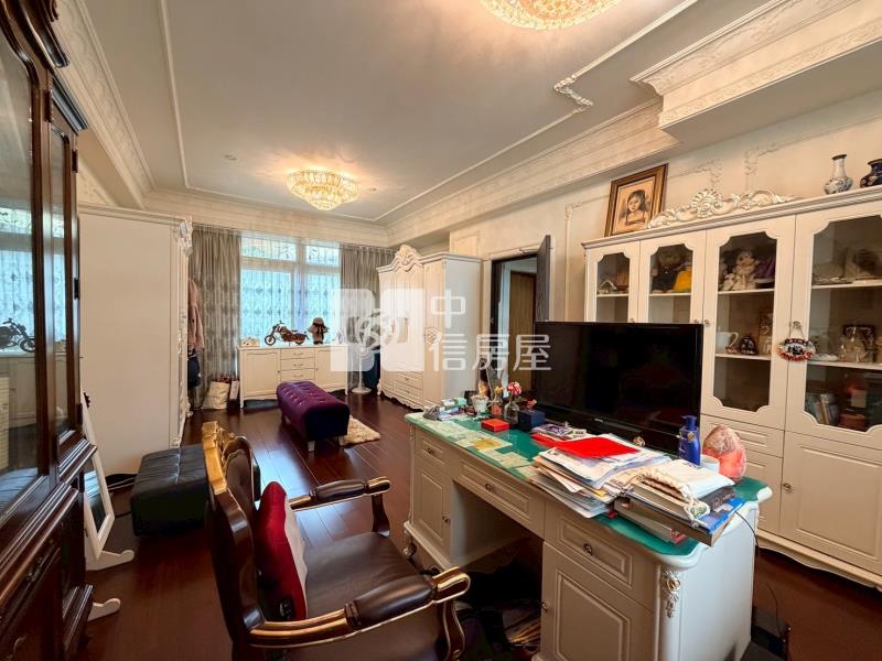 大里運動公園獨棟大面寬氣派豪墅房屋室內格局與周邊環境