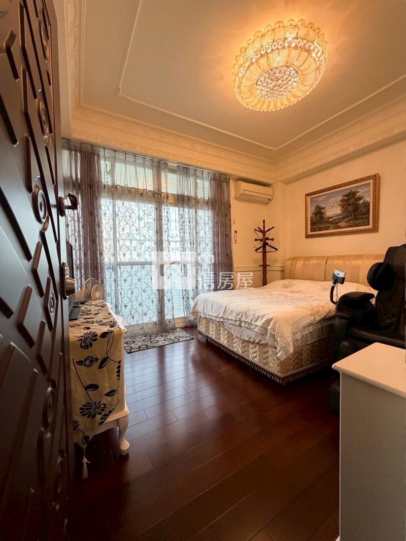 大里運動公園獨棟大面寬氣派豪墅房屋室內格局與周邊環境