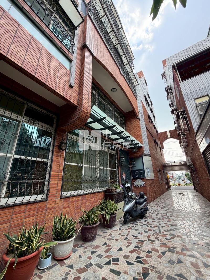 大里運動公園獨棟大面寬氣派豪墅房屋室內格局與周邊環境