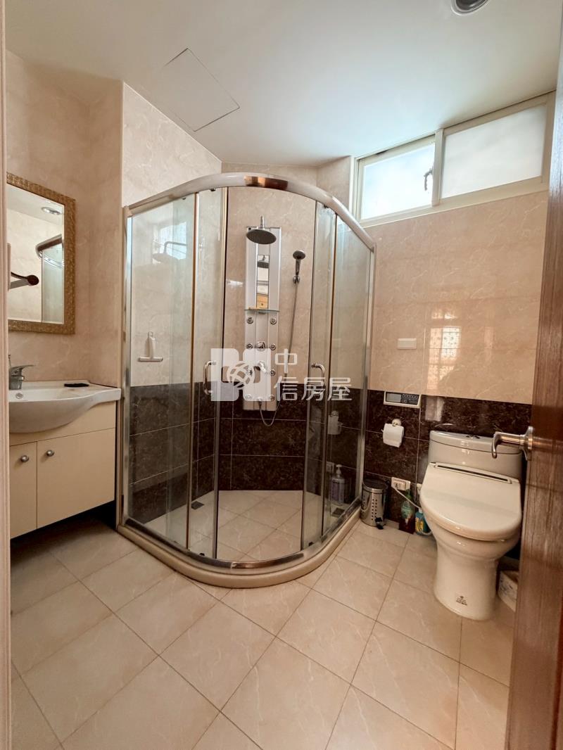 大里運動公園獨棟大面寬氣派豪墅房屋室內格局與周邊環境