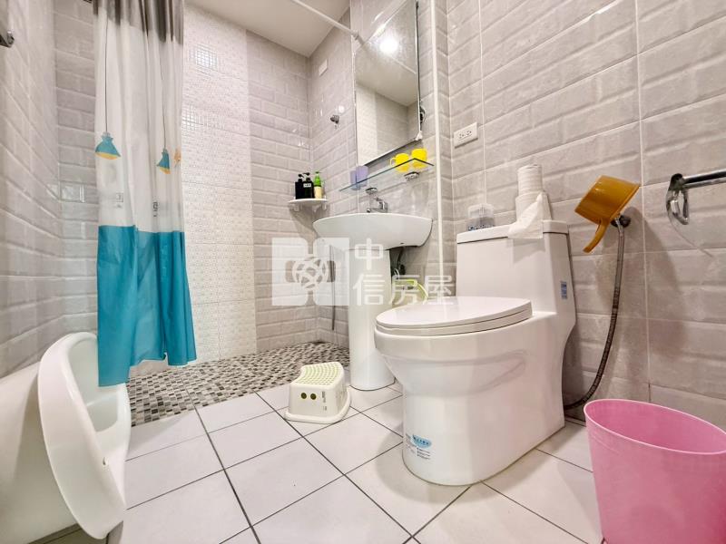 三義鯉魚潭邊間民宿房屋室內格局與周邊環境