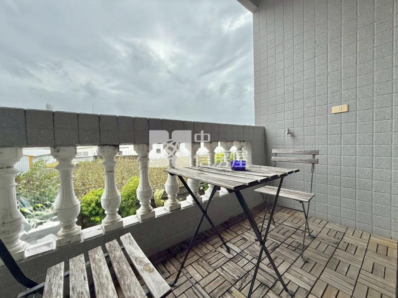 三義鯉魚潭邊間民宿房屋室內格局與周邊環境