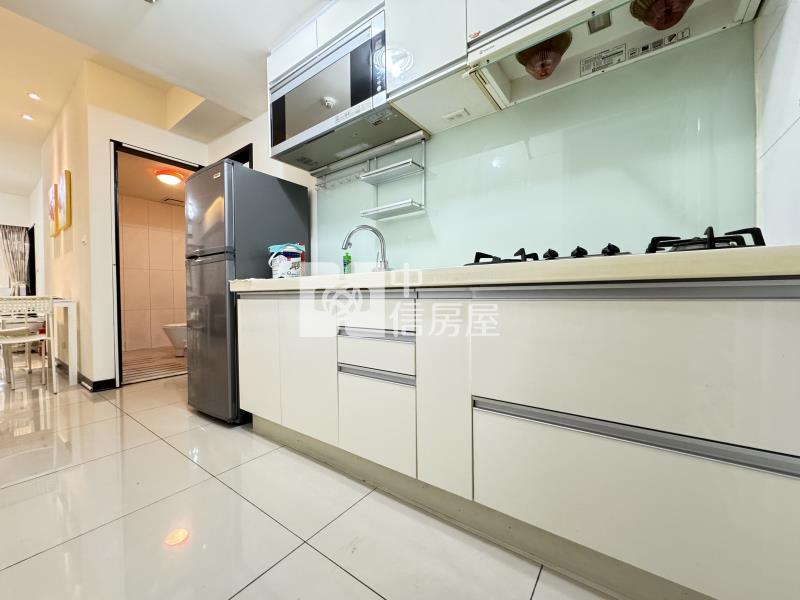 中壢A21捷運站-法國之星美三房車房屋室內格局與周邊環境