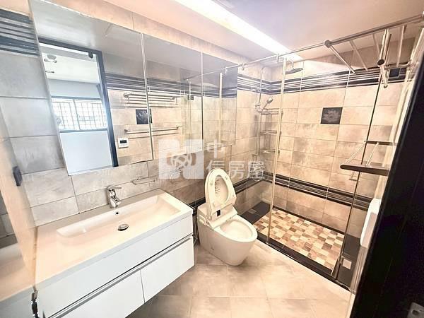 英棋觀邸五房雙平車房屋室內格局與周邊環境