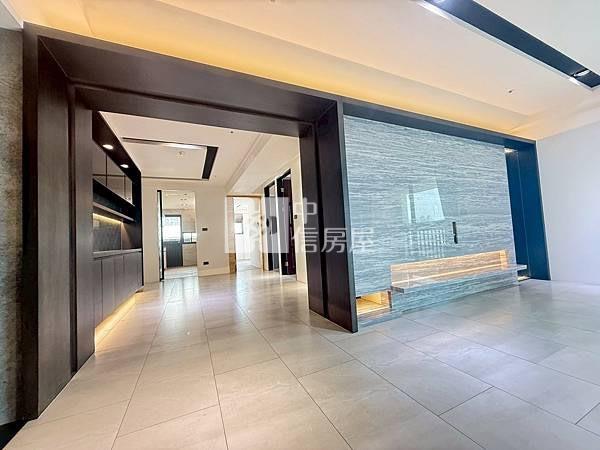 英棋觀邸五房雙平車房屋室內格局與周邊環境