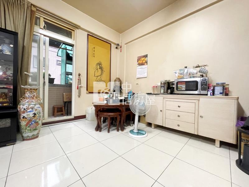 【新世紀】內壢大面寬邊間別墅房屋室內格局與周邊環境