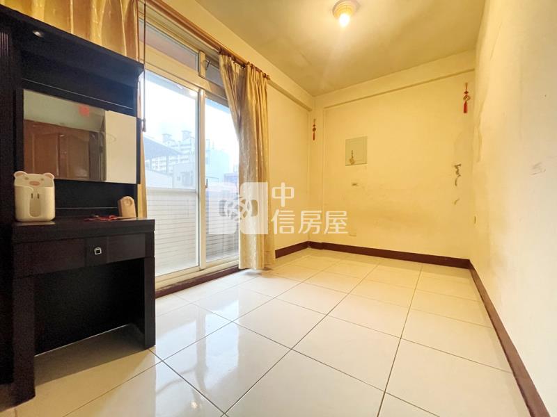 【新世紀】內壢大面寬邊間別墅房屋室內格局與周邊環境