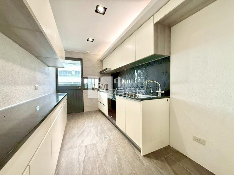 英棋觀邸視野戶5房雙平車房屋室內格局與周邊環境