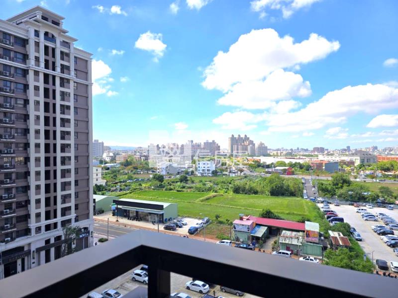 天郡景觀戶精美大2房車房屋室內格局與周邊環境