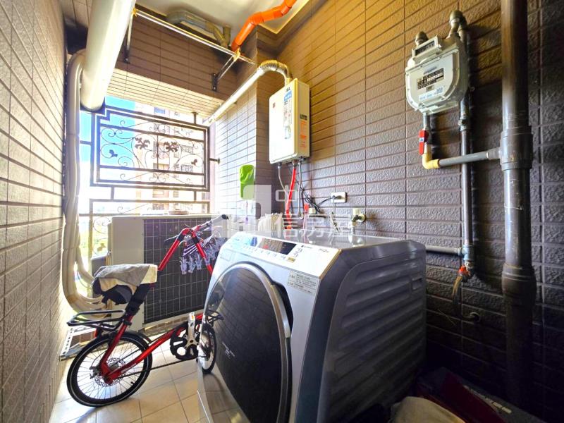 天郡景觀戶精美大2房車房屋室內格局與周邊環境