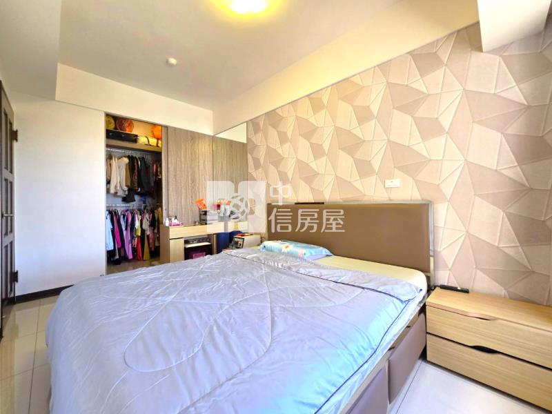 天郡景觀戶精美大2房車房屋室內格局與周邊環境