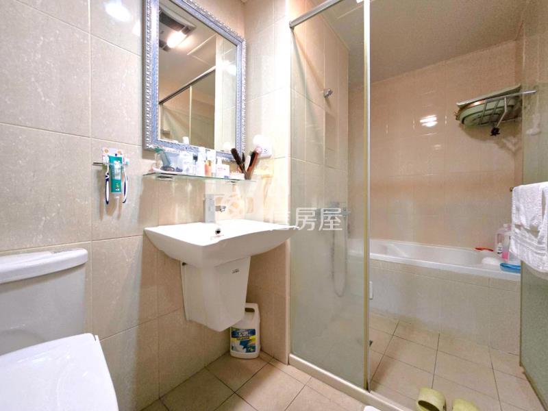 天郡景觀戶精美大2房車房屋室內格局與周邊環境