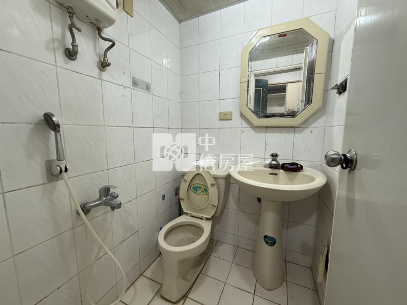 (南天王)工學商圈綠園道電梯美套房房屋室內格局與周邊環境