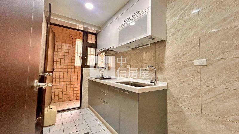 稀有釋出[英雄鎮]夢幻三房房屋室內格局與周邊環境