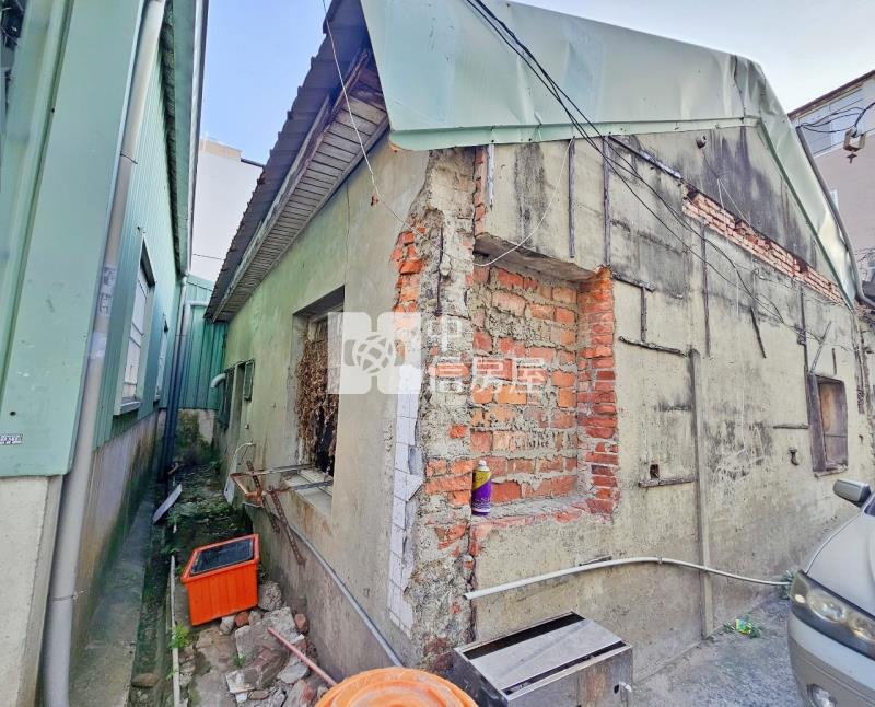 兵仔市旁需大整修角窗店住房屋室內格局與周邊環境