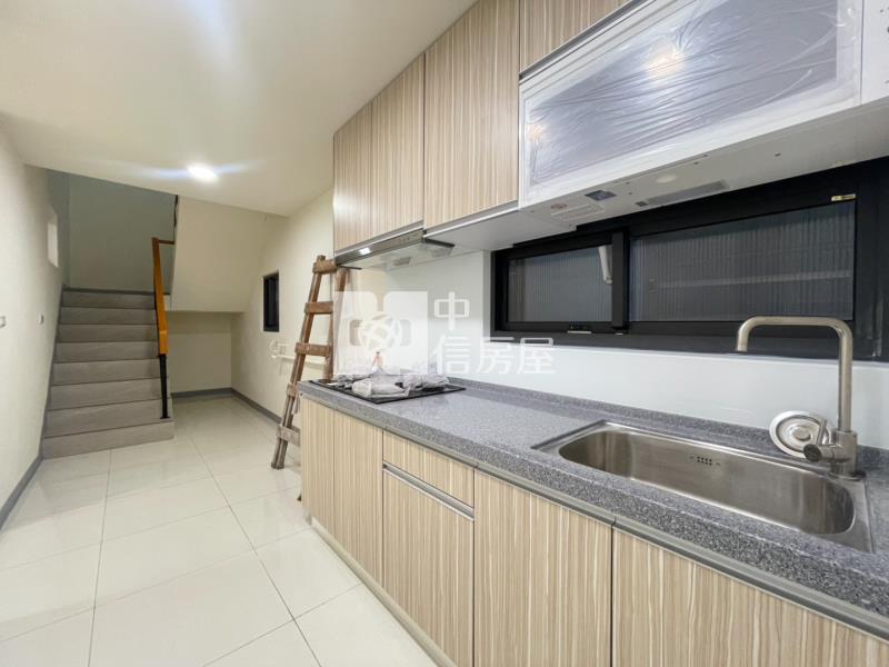 市府特區4房美寓/全新質感翻修/雙層宅設計房屋室內格局與周邊環境