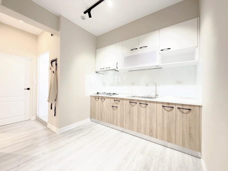 高雄前鎮草衙道5+6樓美裝寓房屋室內格局與周邊環境