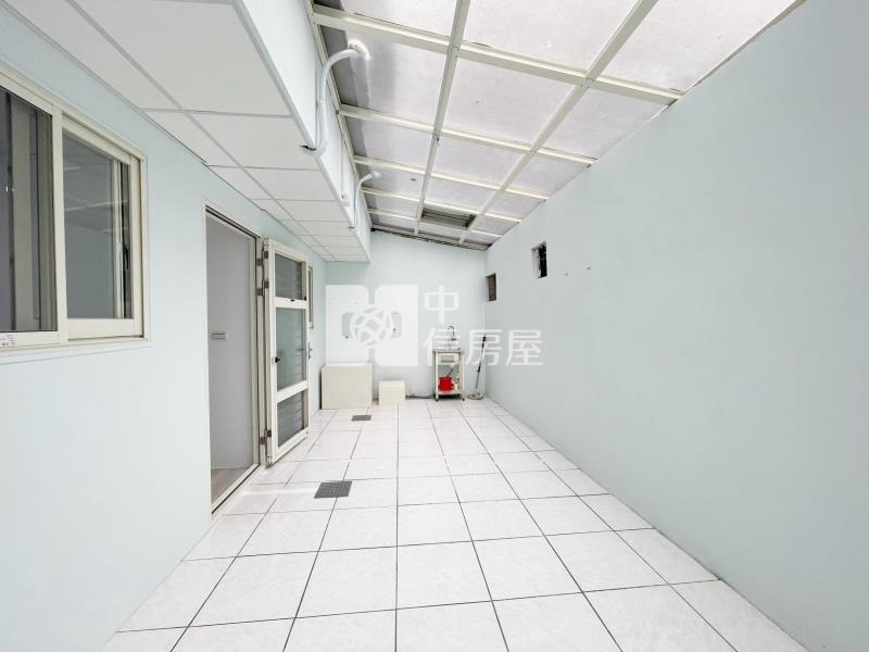 文心中清捷運站雙車位一樓公寓房屋室內格局與周邊環境