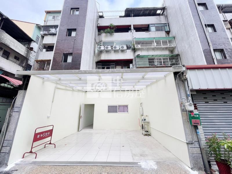 文心中清捷運站雙車位一樓公寓房屋室內格局與周邊環境