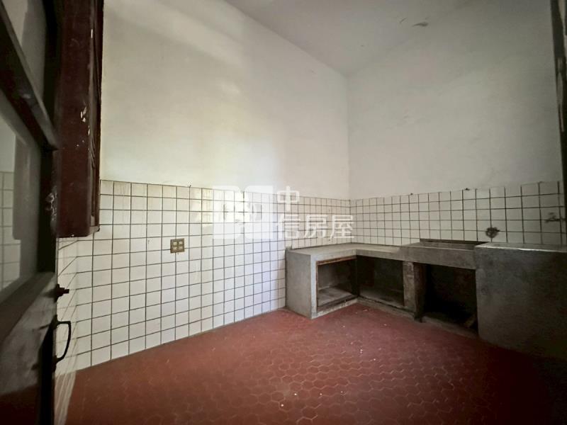 大溪銀行旁黃金透天店面樺樺房屋室內格局與周邊環境