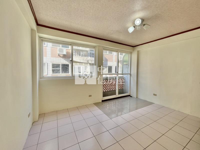 【新世紀】近楊梅高中花園別墅4房+車庫停車房屋室內格局與周邊環境