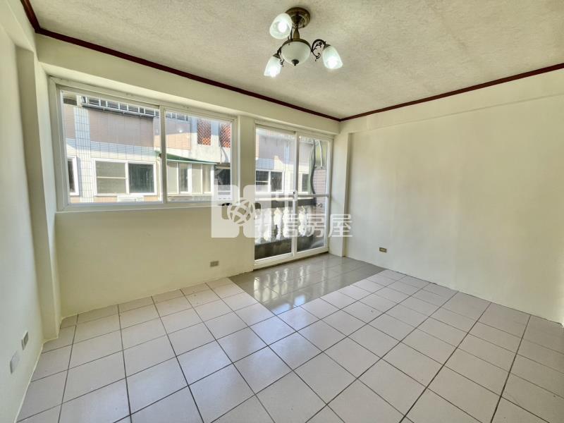 【新世紀】近楊梅高中花園別墅4房+車庫停車房屋室內格局與周邊環境