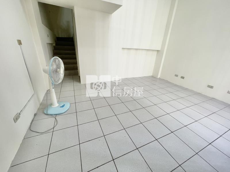 【新世紀】近楊梅高中花園別墅4房+車庫停車房屋室內格局與周邊環境