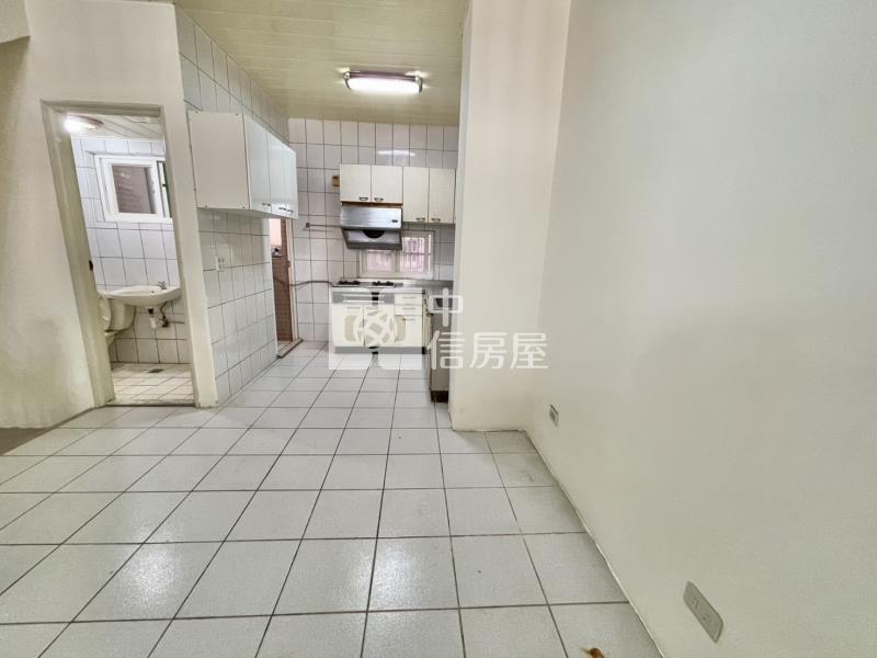 【新世紀】近楊梅高中花園別墅4房+車庫停車房屋室內格局與周邊環境